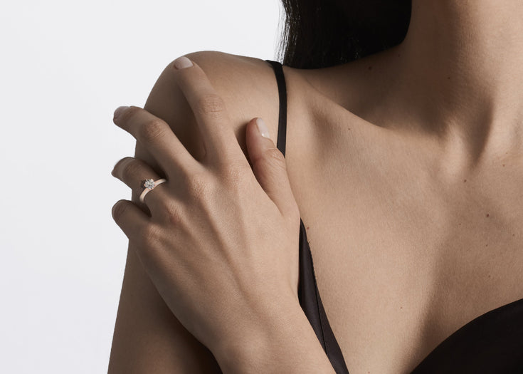 6-Pronged Round Ring Replica gallery image